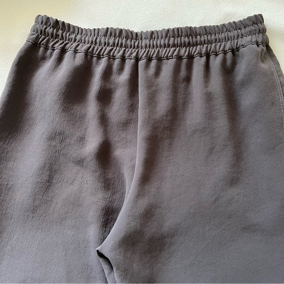 Aritzia Wilfred Buffon Crepe Joggers Dark Grey - Picture 5 of 12